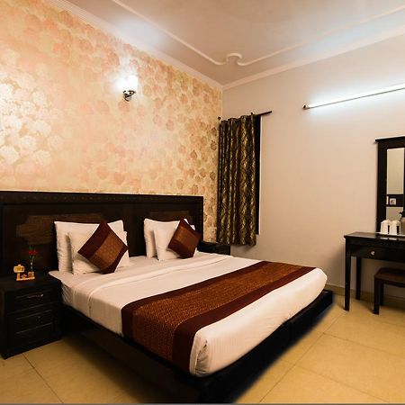 Hotel Sunrise Delhi Zewnętrze zdjęcie