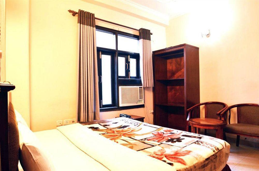 Hotel Sunrise Delhi Zewnętrze zdjęcie
