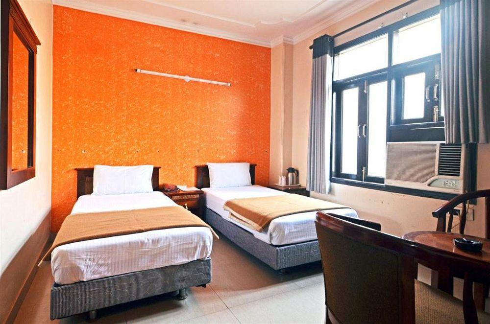 Hotel Sunrise Delhi Zewnętrze zdjęcie