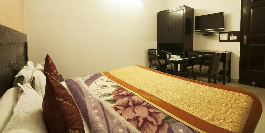 Hotel Sunrise Delhi Zewnętrze zdjęcie