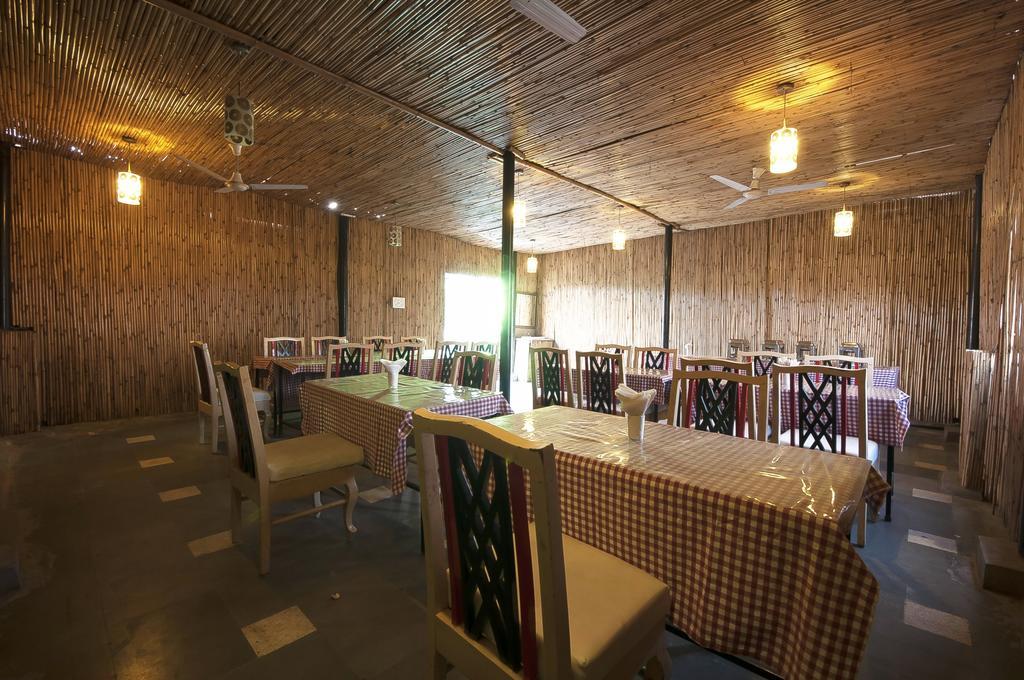 Hotel Sunrise Delhi Zewnętrze zdjęcie