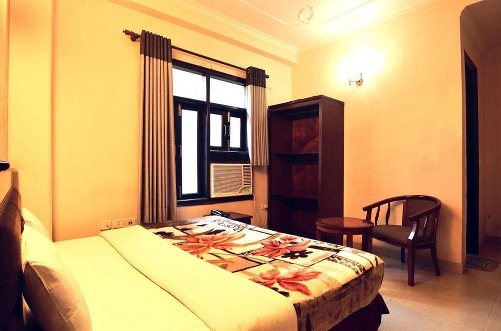 Hotel Sunrise Delhi Zewnętrze zdjęcie