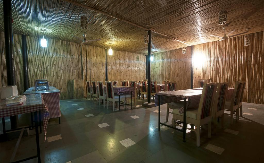 Hotel Sunrise Delhi Zewnętrze zdjęcie