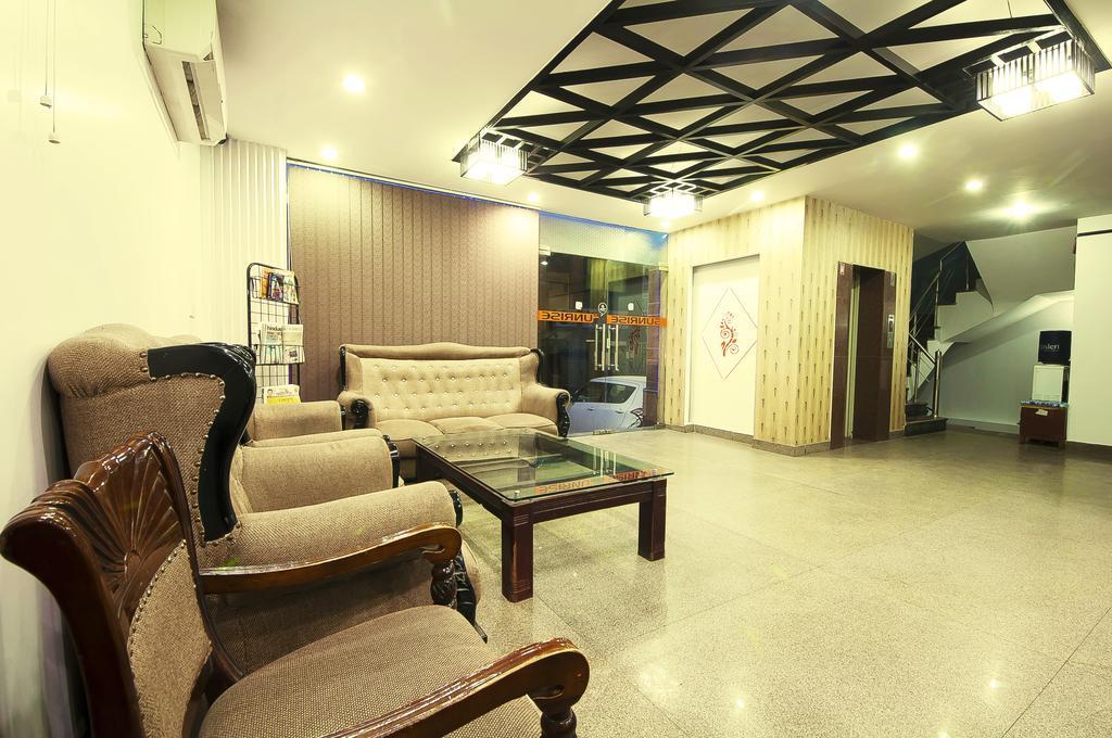 Hotel Sunrise Delhi Zewnętrze zdjęcie