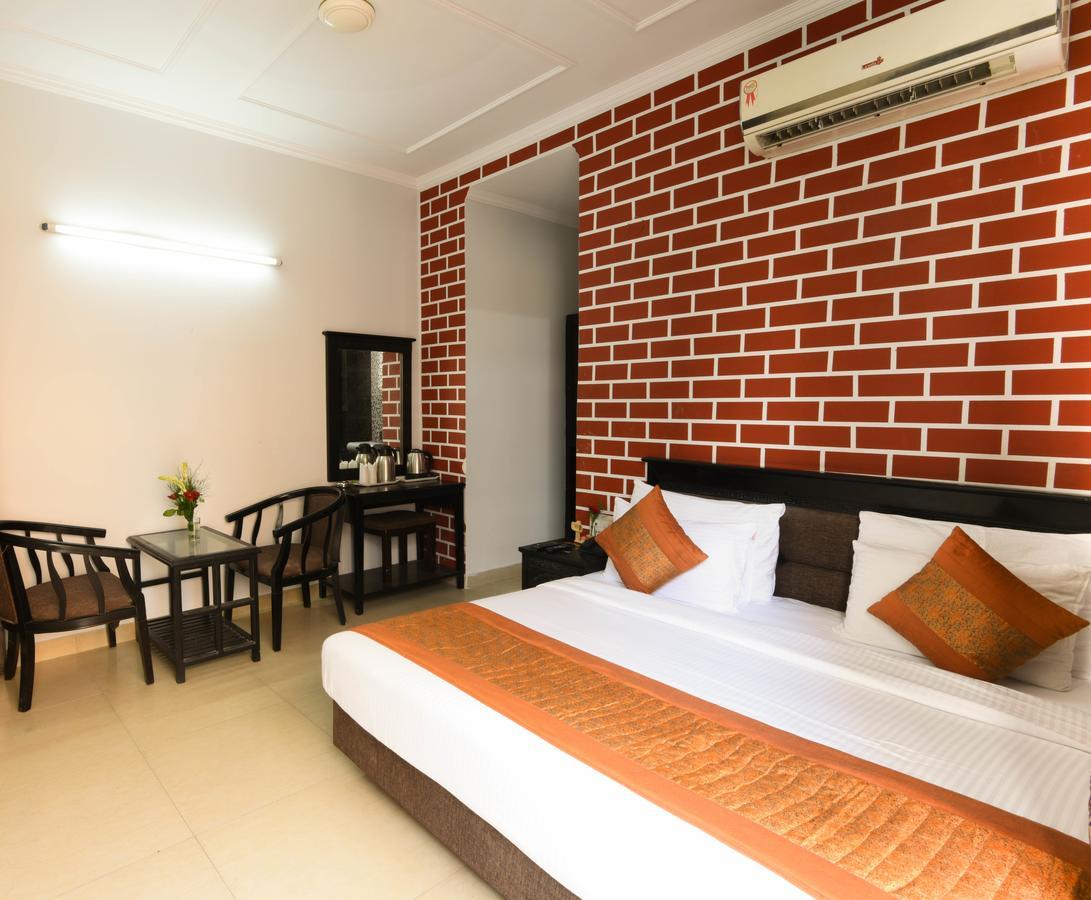 Hotel Sunrise Delhi Zewnętrze zdjęcie