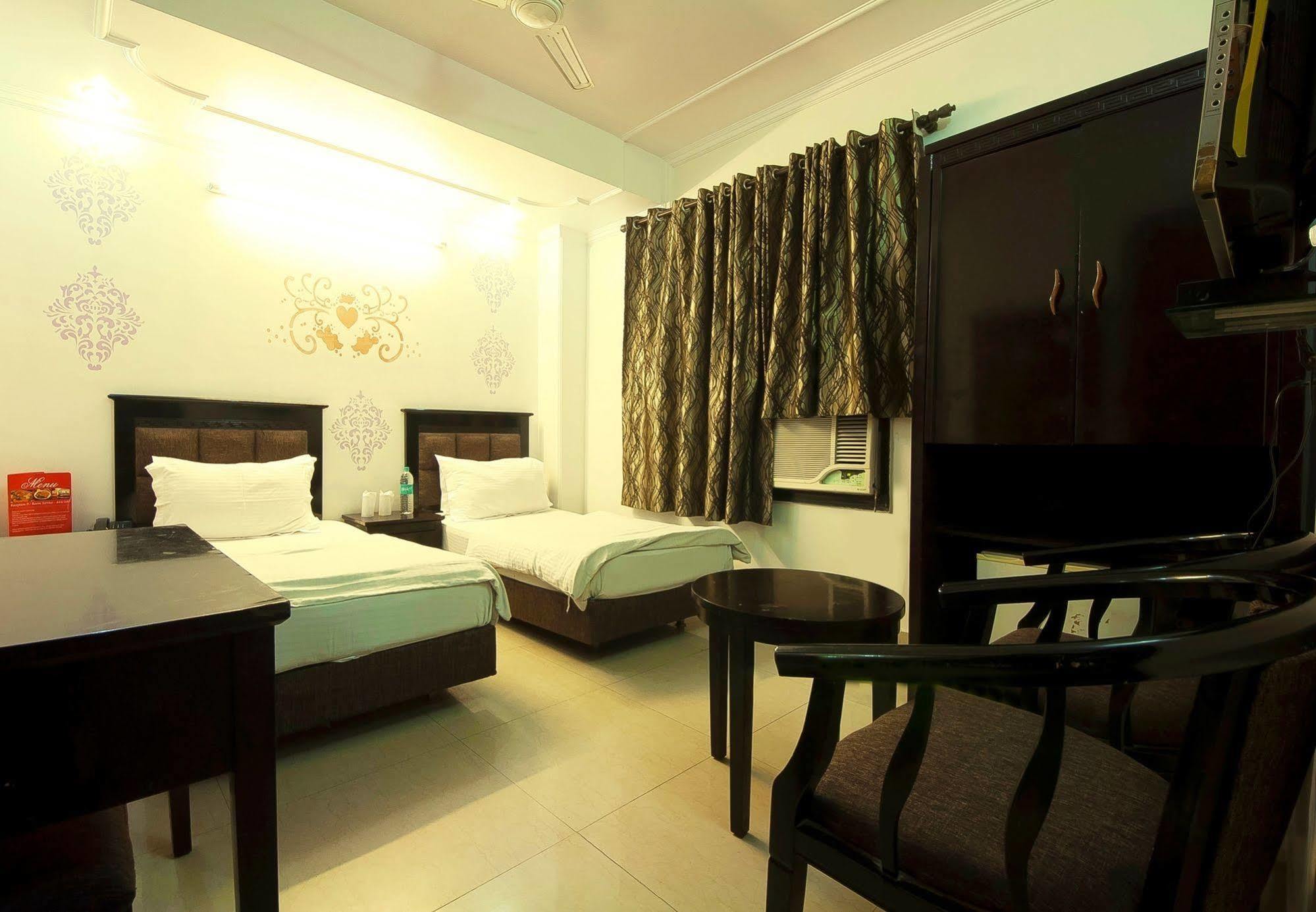 Hotel Sunrise Delhi Zewnętrze zdjęcie