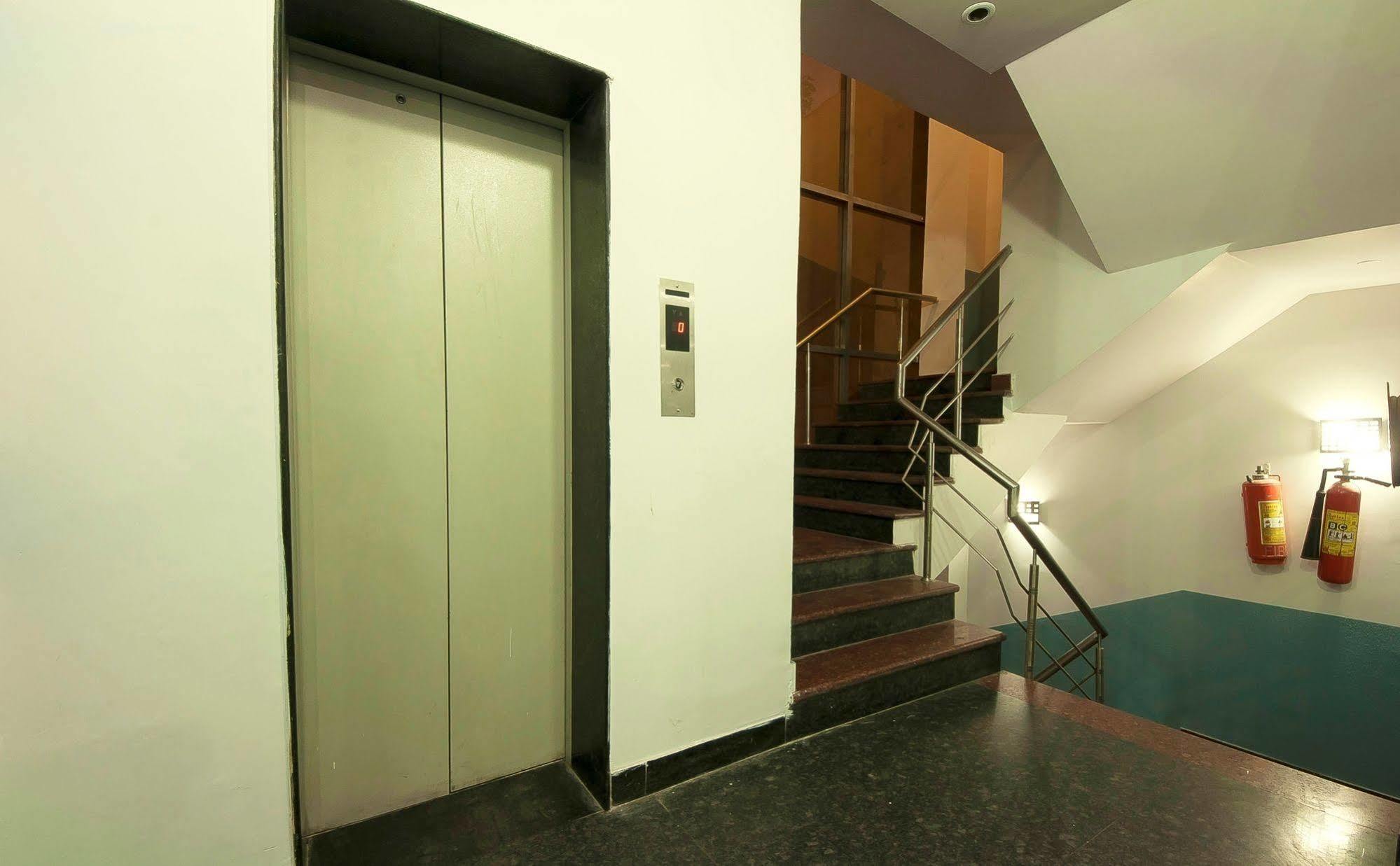 Hotel Sunrise Delhi Zewnętrze zdjęcie