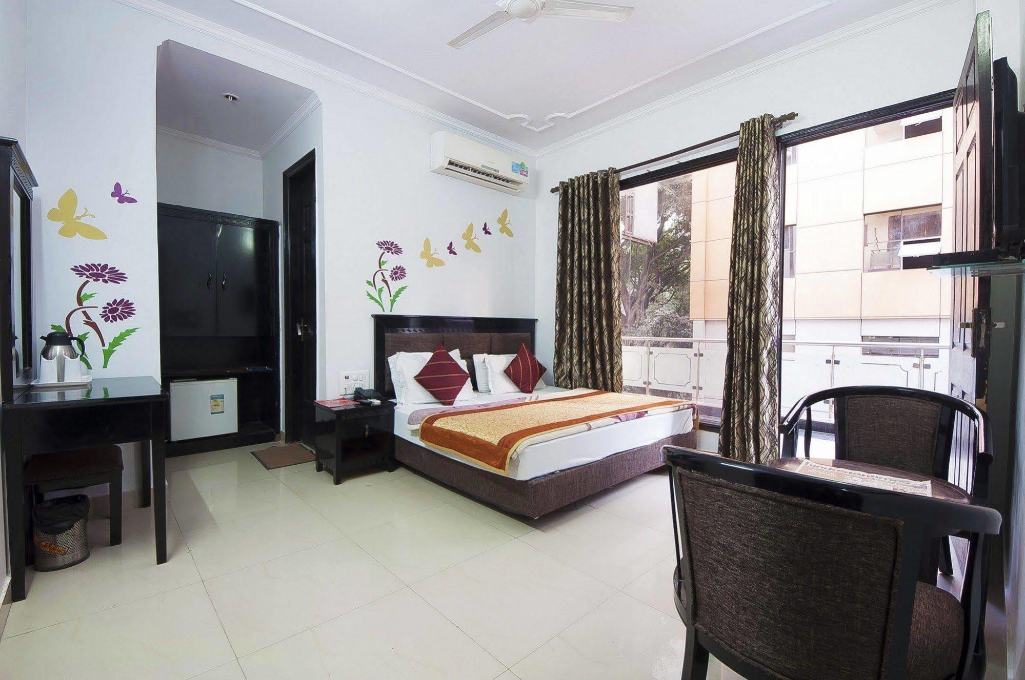 Hotel Sunrise Delhi Zewnętrze zdjęcie