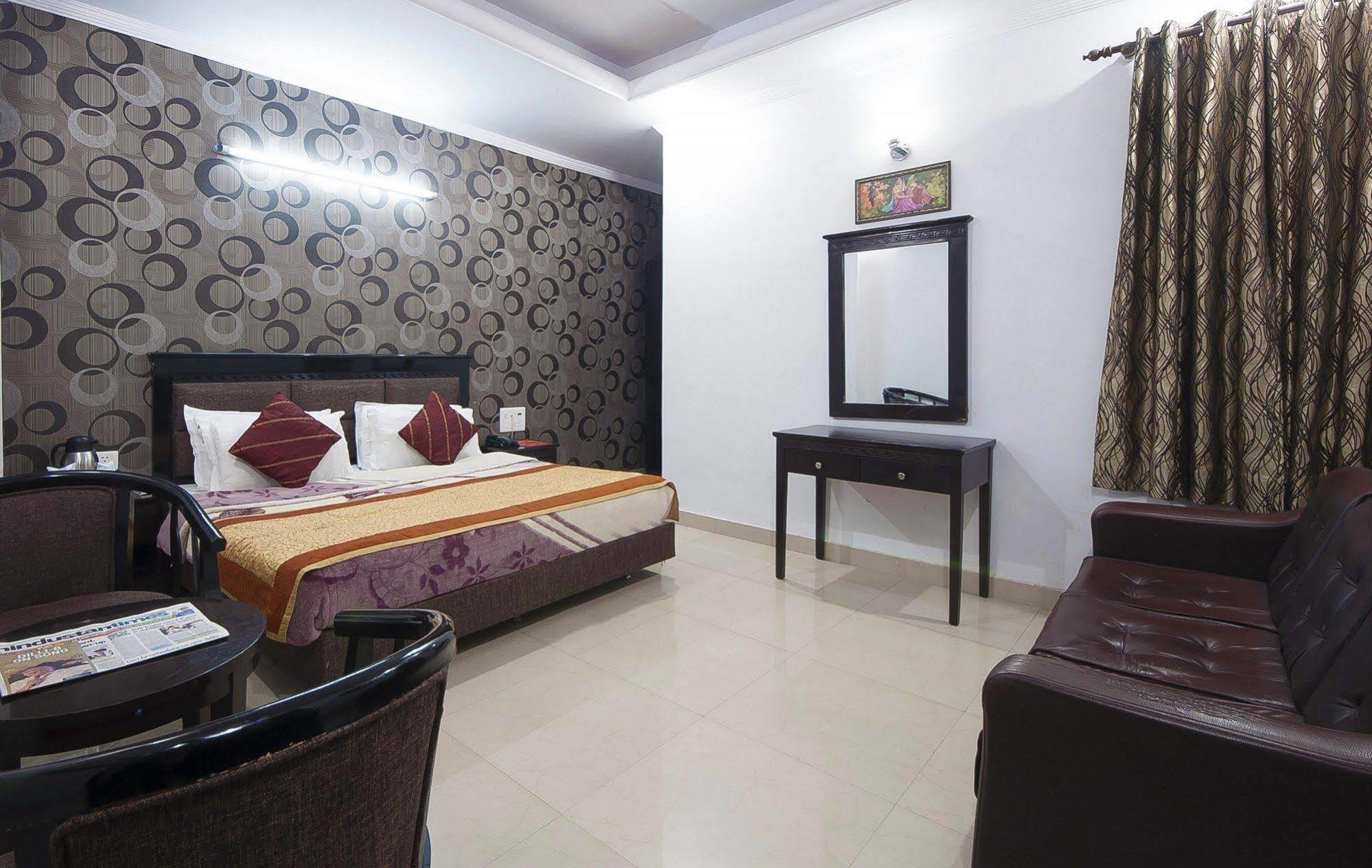 Hotel Sunrise Delhi Zewnętrze zdjęcie
