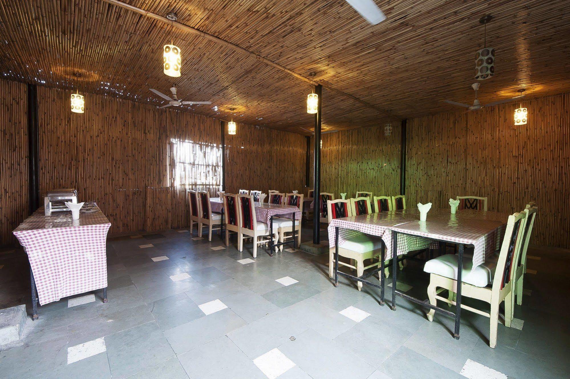 Hotel Sunrise Delhi Zewnętrze zdjęcie